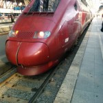 Da steht er und schaut mich etwas verliebt an, der Thalys ab Köln nach Paris