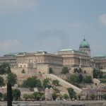 Bild vom Burgpalast von Pest her fotografiert