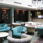 Bild von der Lobby mit der Bar im La Prima Fashion Hotel Budapest