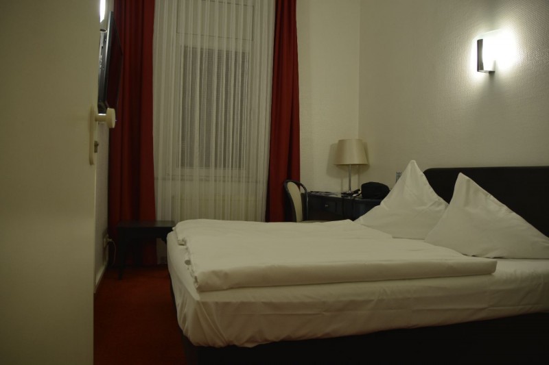 Blick ins Zimmer im Hotel Cerano Köln