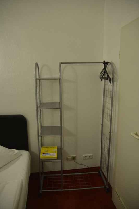 Kleiderständer statt Schrank