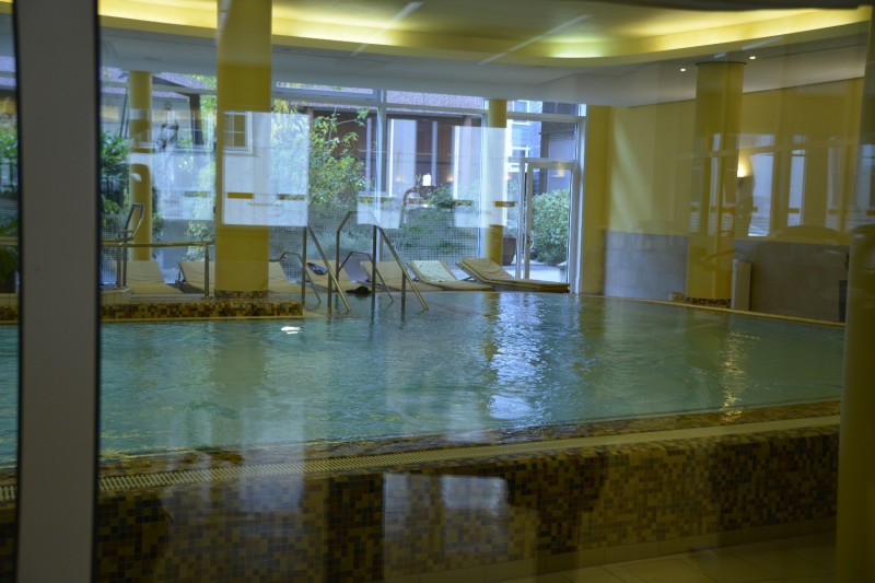 Schwimmbad zum Lindner Dom Residence Hotel Köln