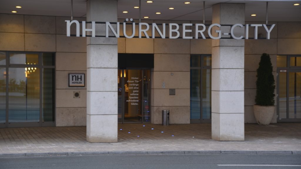 Eingang des NH Hotel Nürnberg City