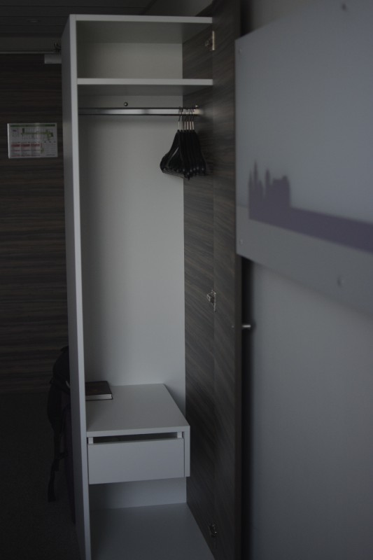 Kleiner Schrank im Acomhotel Nürnberg
