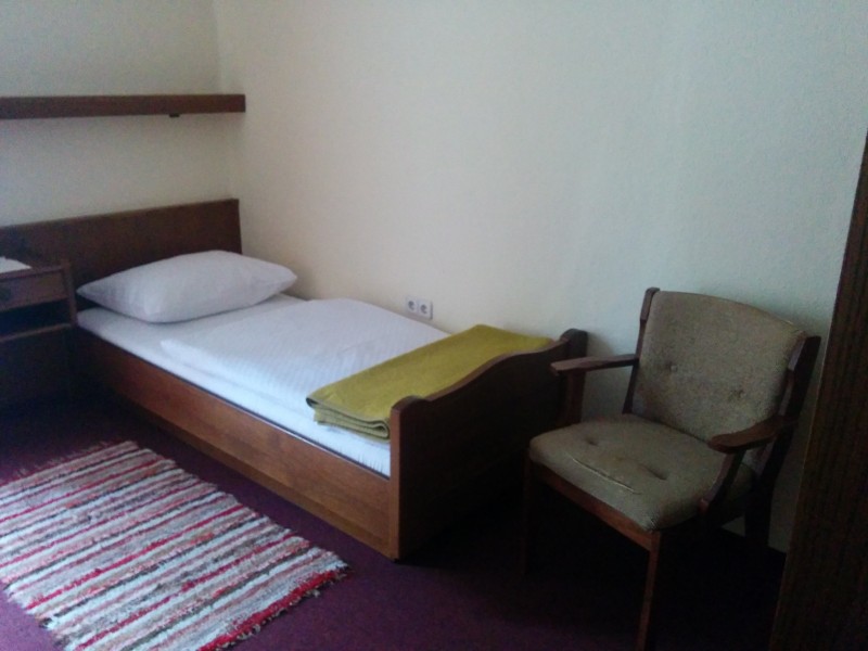 Mein Bett im Gasthof Meyer in Annaberg an der Via Sacra