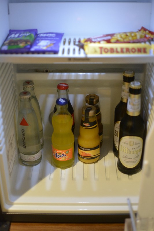 Minibar inklusive in der Privilege-Suite des Mercure Hotel City Center Düsseldorf