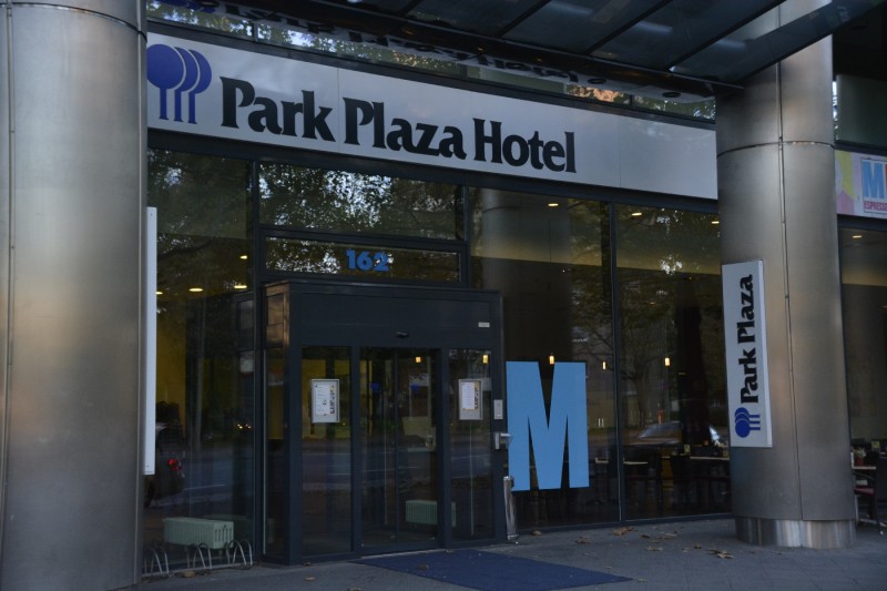 Eingang des Park Plaza Prenzlauer Berg Berlin