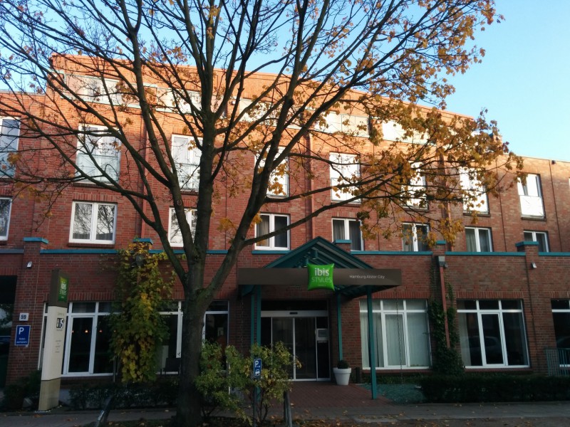 Außenansicht des Hotels ibis Styles Hamburg Alster City