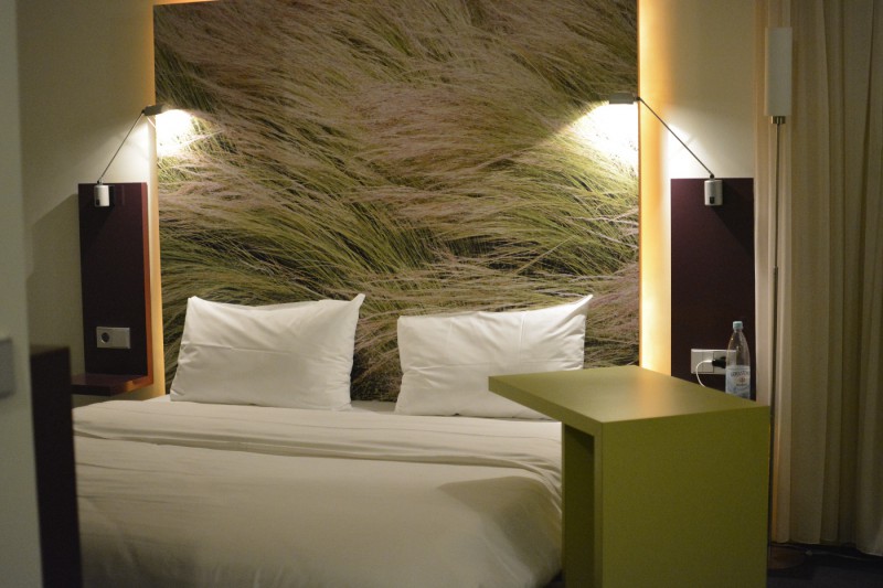 Queen-Size Bett im Hotel ibis Styles Hamburg Alster City