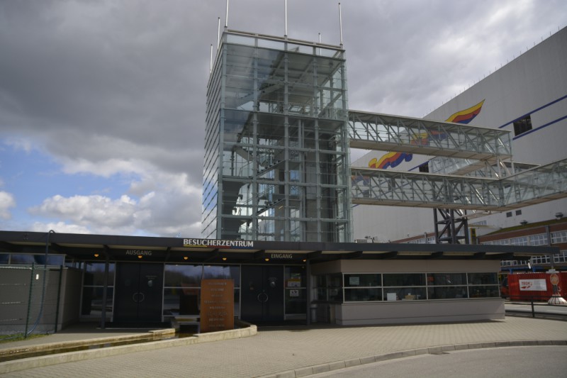 Eingang zum Besucherzentrum der Meyer-Werft in Papenburg