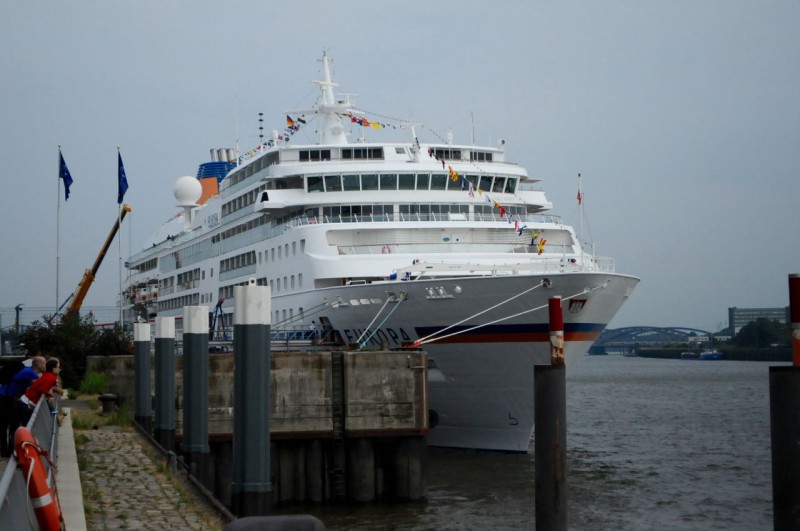 MS Europa in Hamburg