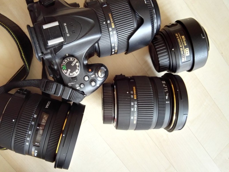 Meine derzeitige Kameraausrüstung: Nikon D5200 und einen Sack voll Objektive