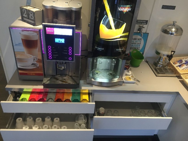 Kaffee, Tee und Saft im ibis styles Köln