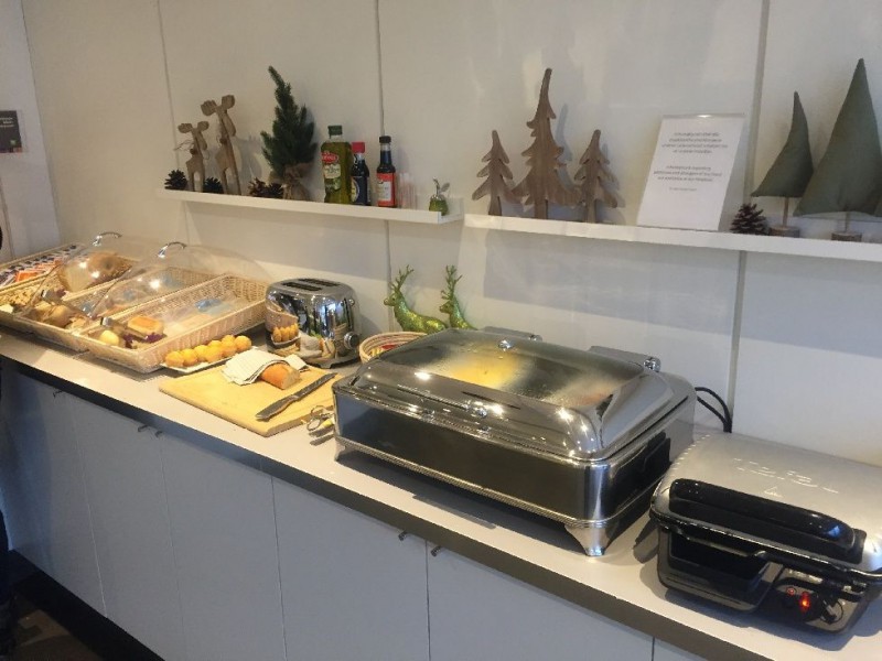Frühstücksauswahl im ibis styles Köln