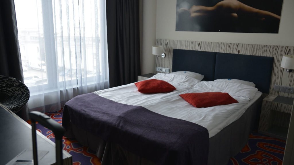 Gemütliches Bett im Tallink Spa & Conference Hotel Tallinn