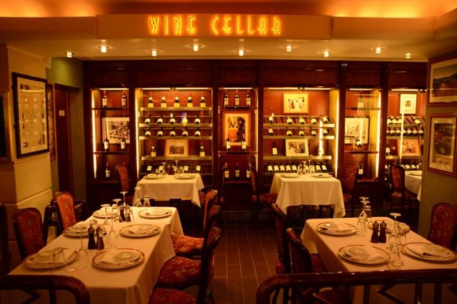 Die Gatsby's Champage Bar liegt zwische La Cucina und Le Bistro.