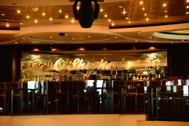 Pub-Essen gibt es im O'Sheehan's Bar & Grill rund um die Uhr