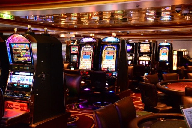 Auch ein Casino darf an Bord nicht fehlen