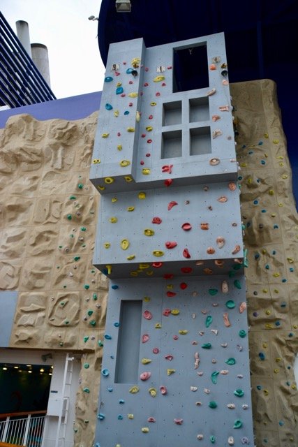 Kletterwand an den Schornsteinen
