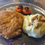 Schnitzel mit Kartoffelbrei im Gehrnerhof auf dem Lechweg