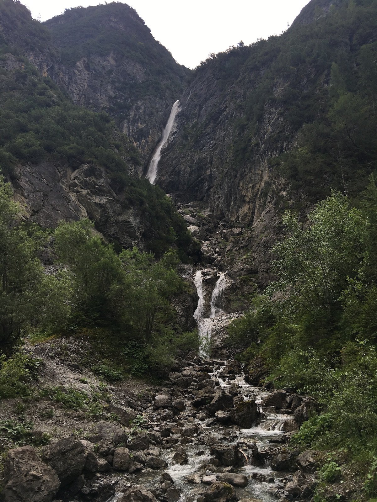 Wasserfall kurz nach Steeg in Richtung Holzgau