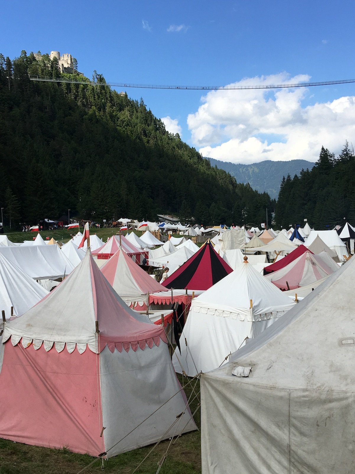 Lagerleben mit unzähligen Zelten