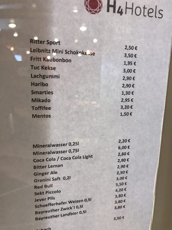 Preisliste am Kühlschrank (Stand: Juni 2017) im H4 Hotel Bayreuth