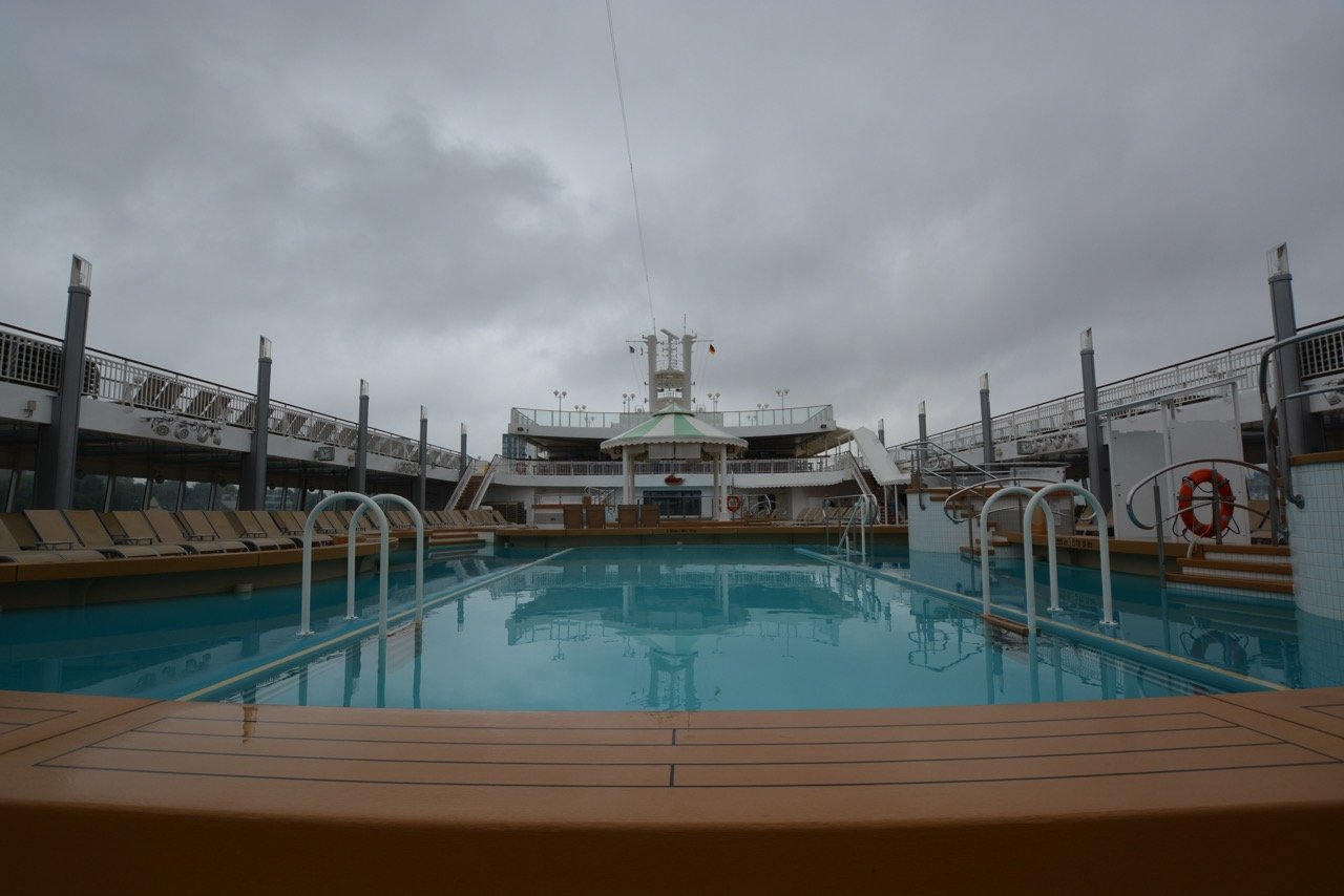 Jade Poo ldeck