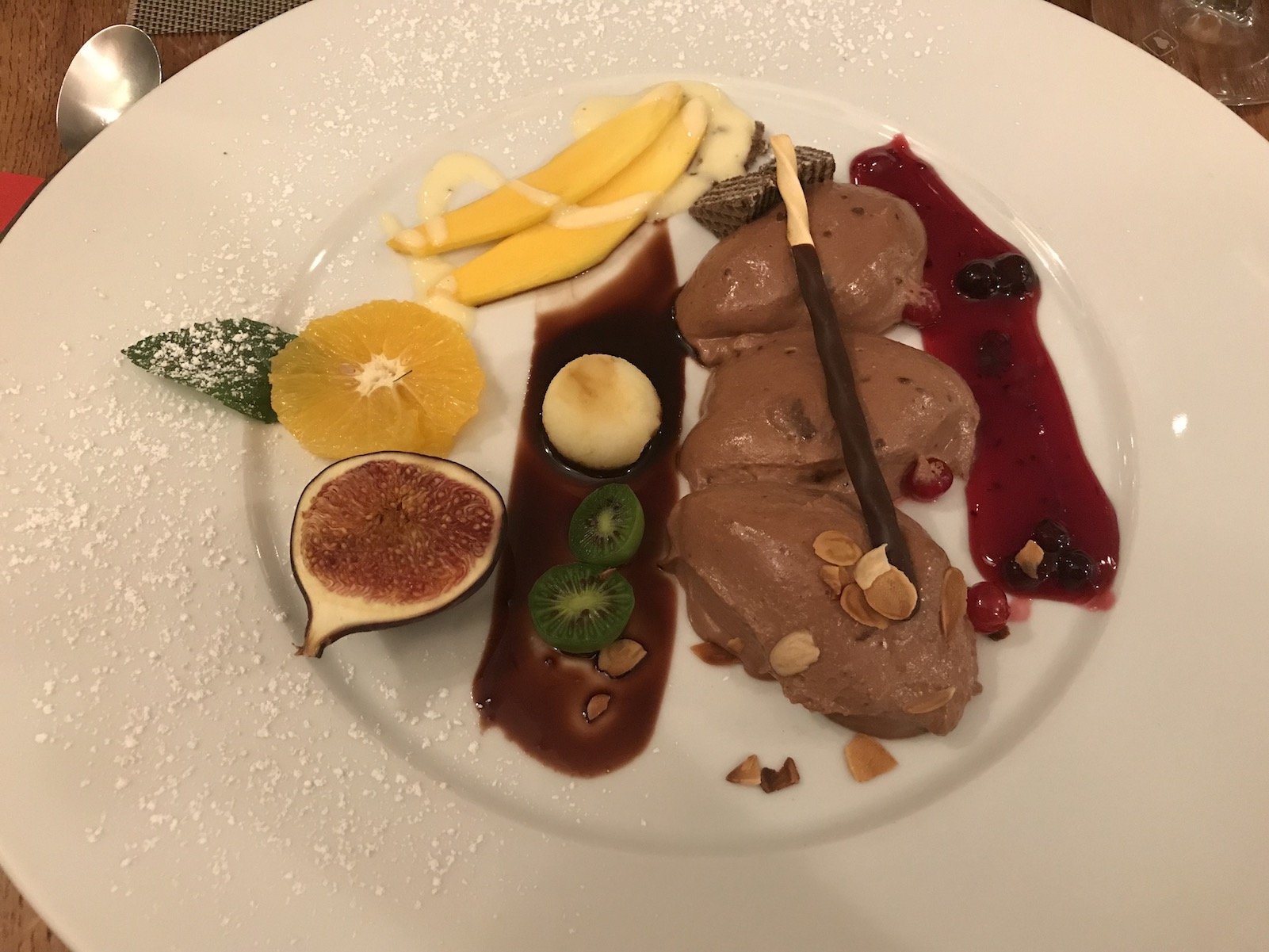 Mousse au Chocolat an Früchten im Teestübchen Bremen