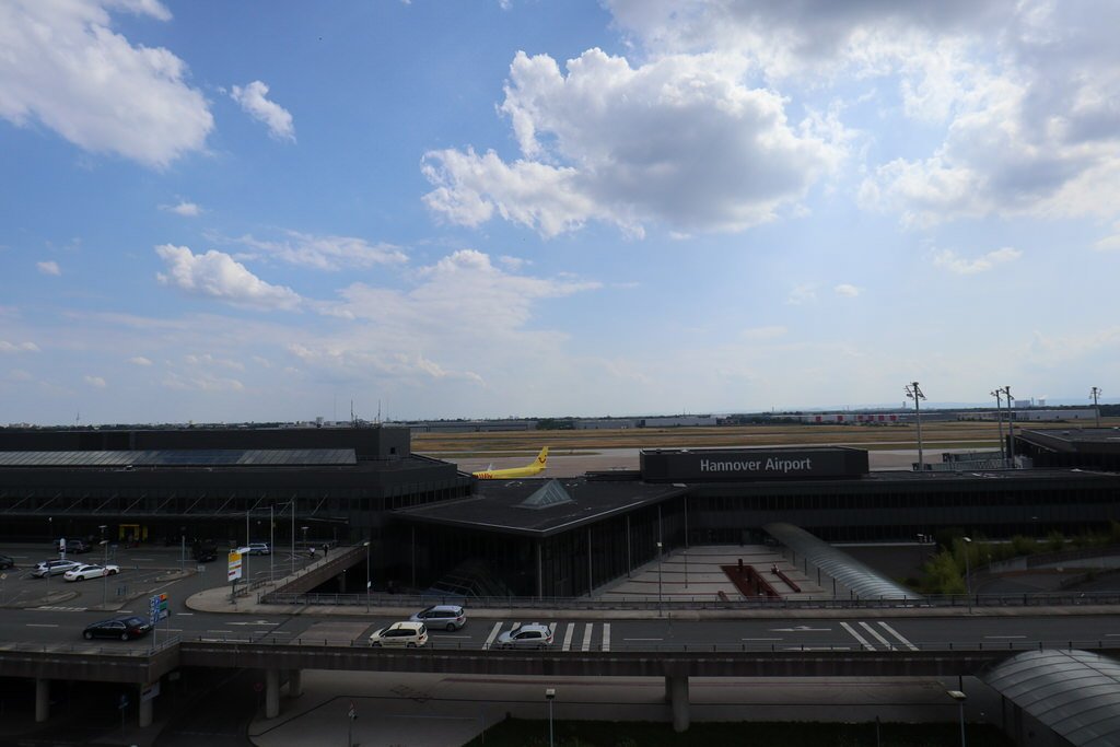 Blick auf den Flughafen von meinem Hotelfenster im Maritim Hannover