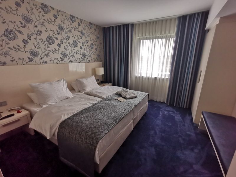 Der Schlafbereich meiner Panorama Suite im Maritim Hotel Bonn