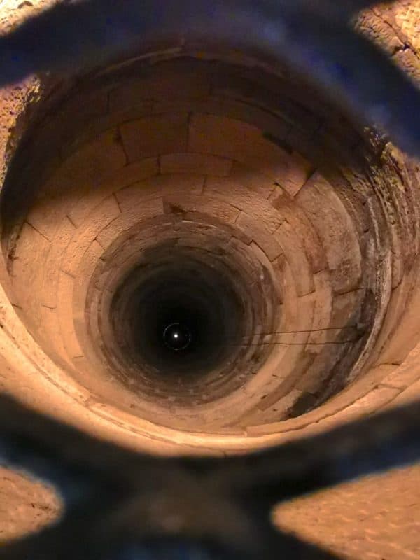 45 Meter tief ist der Brunnen
