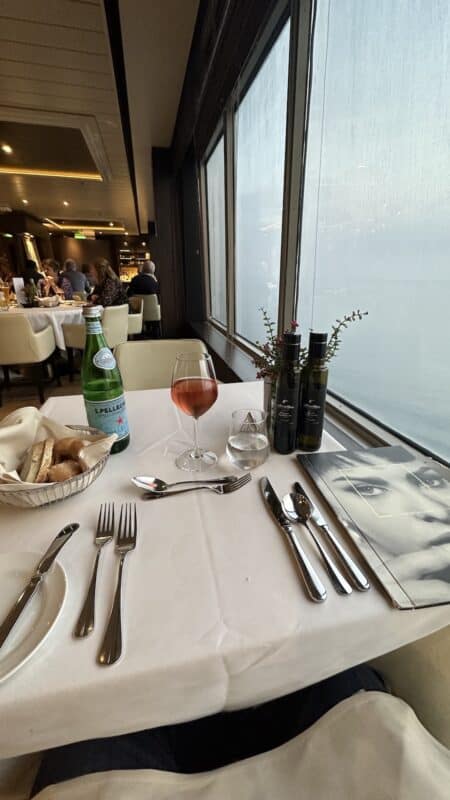 Tisch für zwei im Mediterranean Restaurant