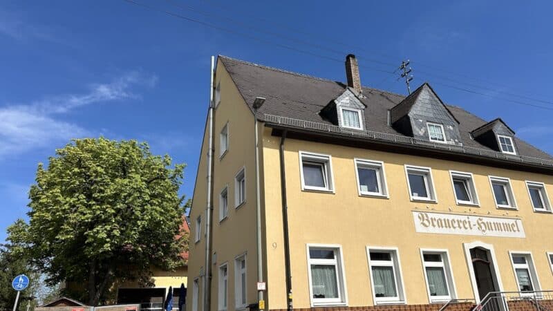 Brauerei Gasthof Hummel von der Straße her