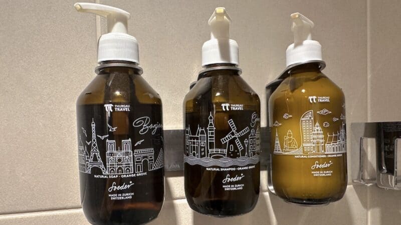 Duschgel, Shampoo und Conditioner von Soeder im Bad der MS Edelweiss
