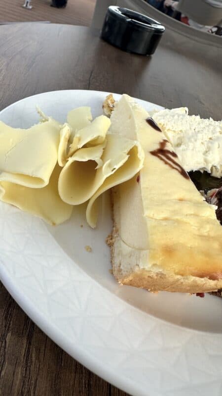 Und ein Teil vom Rest auf dem zweiten High Tea Teller...
