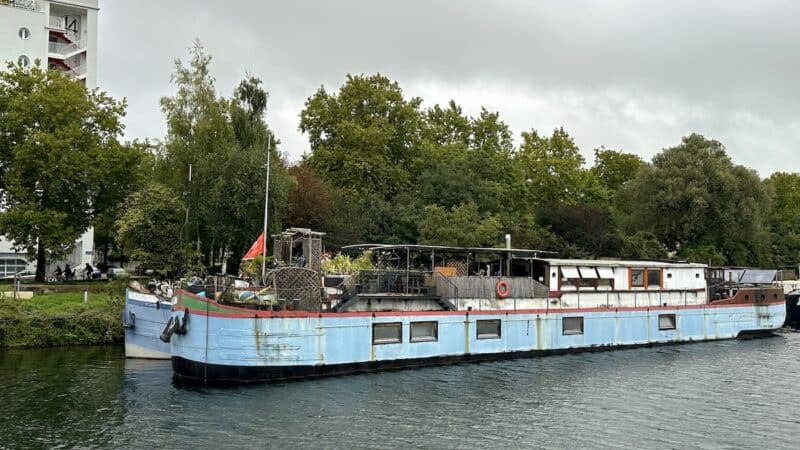 Blaues Hausboot Straßburg